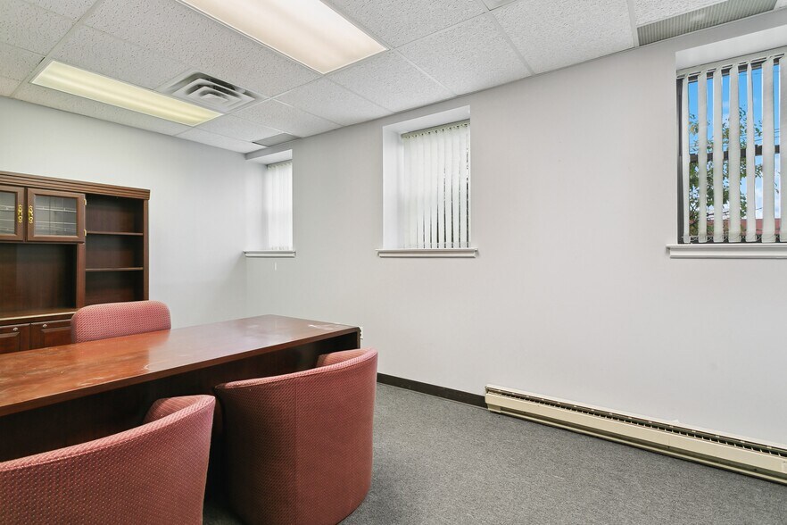 More Photos Of 211 Essex St, Hackensack Medical For Lease