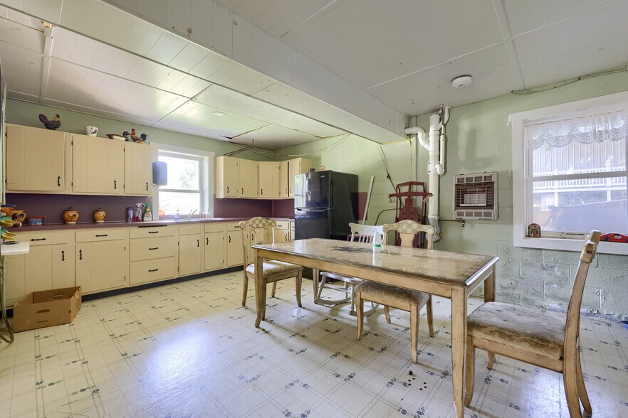 More Photos Of 197 Pencroft Dr N, Holtwood Industrial For Sale