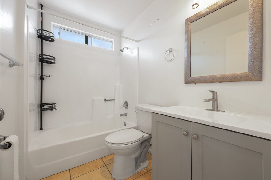 More Photos Of 380 Plymouth Dr, Vista Apartments For Sale