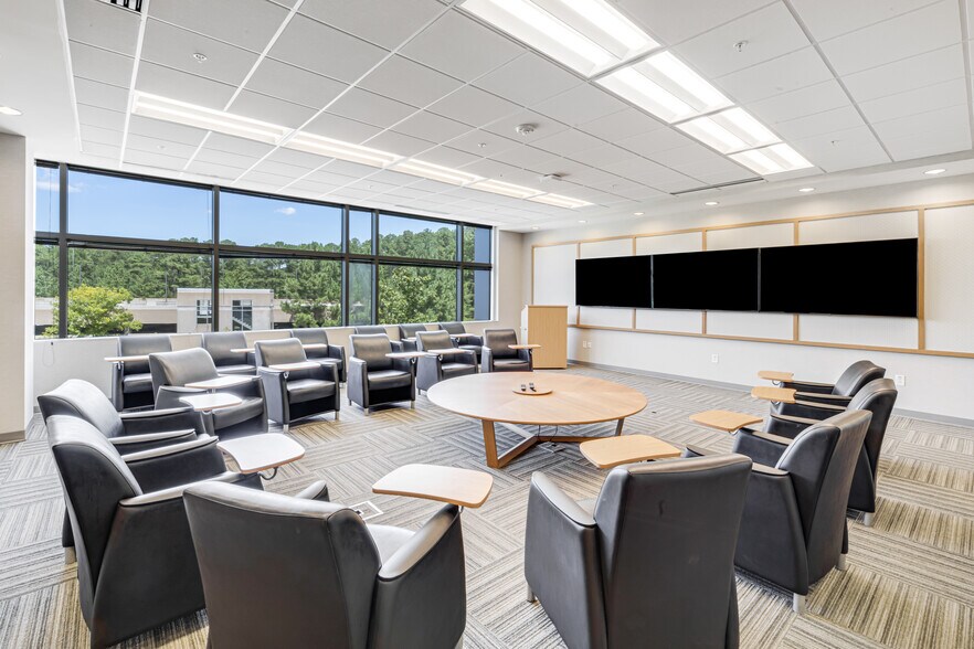 More Photos Of 3040 Cornwallis Rd, Research Triangle Park Unknown For Lease