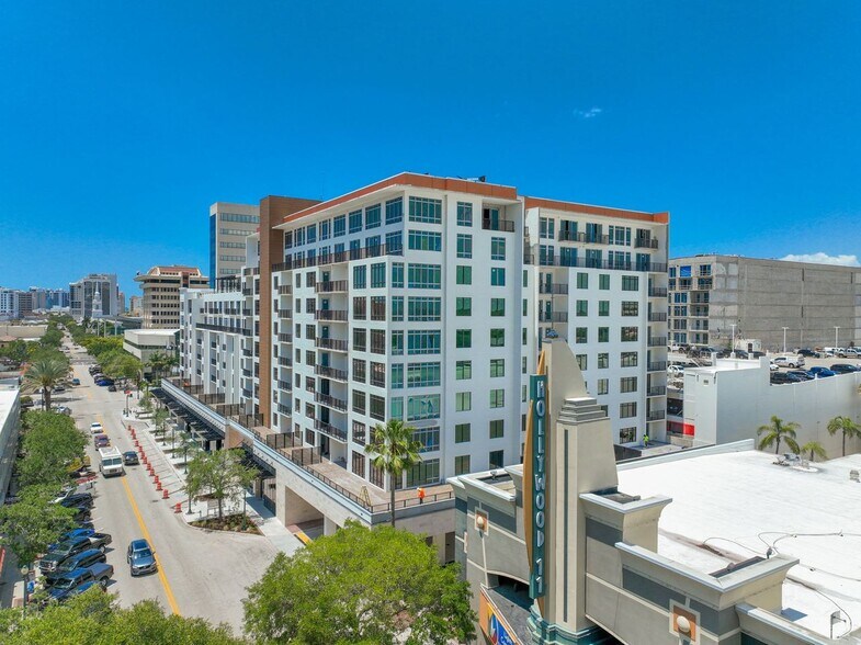 More Photos Of 1991 Main St, Sarasota Apartments For Lease