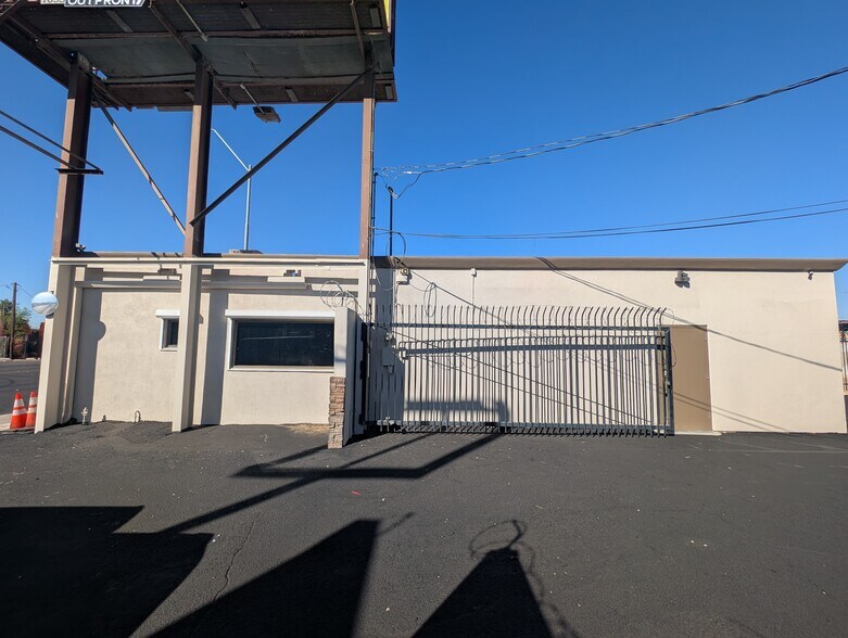 More Photos Of 1108 N Cave Creek Rd, Phoenix Storefront Retail Office For Sale