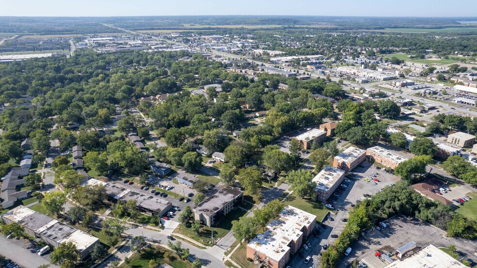 More Photos Of 1733 W 24th St, Lawrence Apartments For Sale