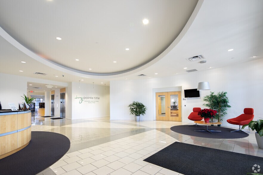 More Photos Of 4270 Ivy Pointe Blvd, Cincinnati Office For Lease