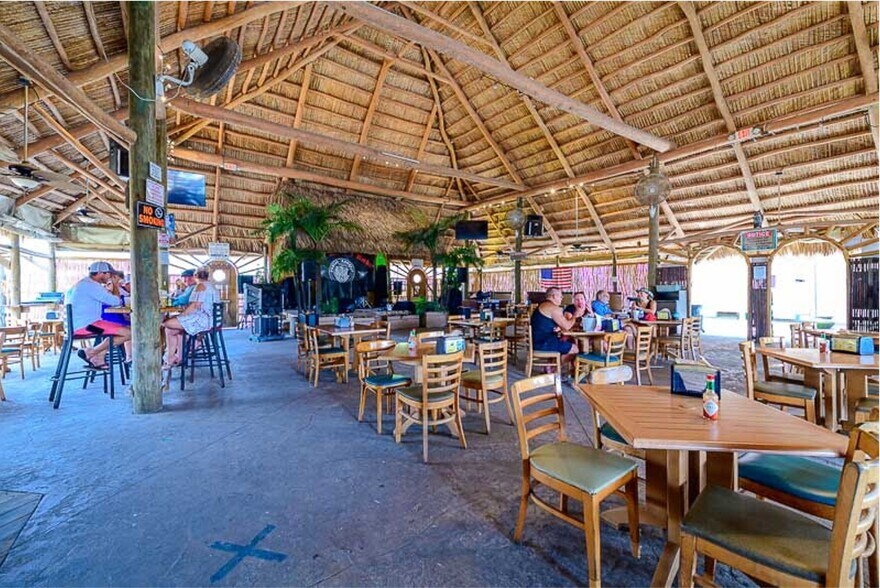 More Photos Of 69 Riverside Dr, Crawfordville Restaurant For Sale