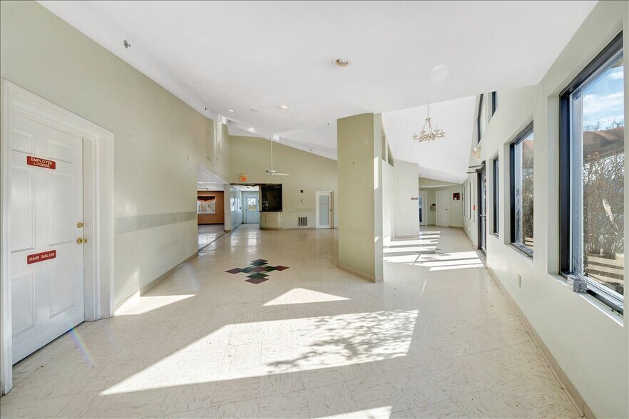 More Photos Of 10535 Lee Hwy, Fincastle Assisted Living For Sale