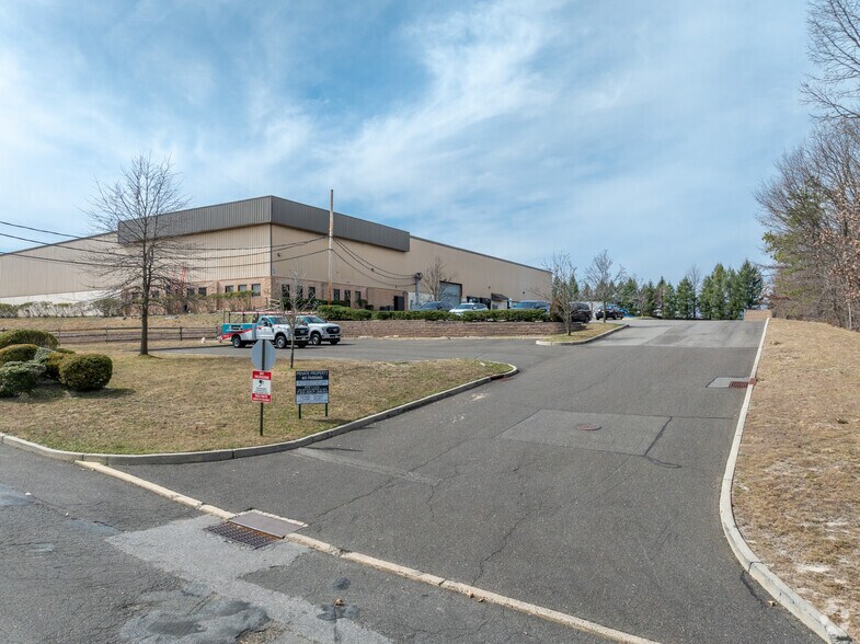 More Photos Of 120 Kenyon Dr, Lakewood Warehouse For Lease