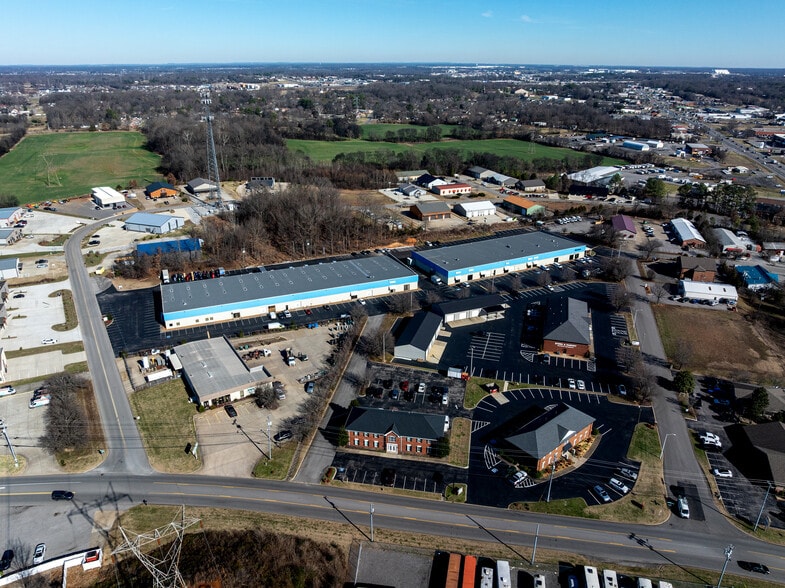 More Photos Of 1850 Business Park Dr, Clarksville Light Distribution For Lease