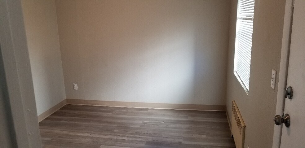 More Photos Of 8600 Aurora Ave N, Seattle Apartments For Sale