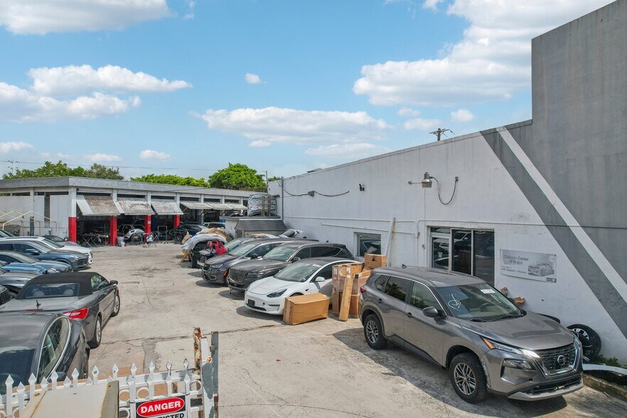 More Photos Of 15150 W Dixie Hwy, North Miami Beach Auto Repair For Sale