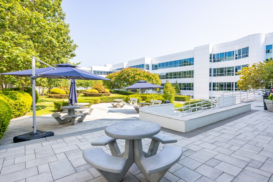 More Photos Of 1200 Waters Pl, Bronx Medical For Lease