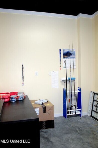 More Photos Of 2205 Petit Bois St, Pascagoula Warehouse For Sale