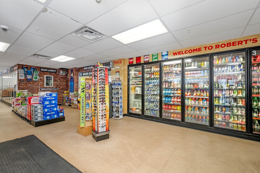 More Photos Of 2 Hill Rd, Franklin Storefront Retail Residential For Sale