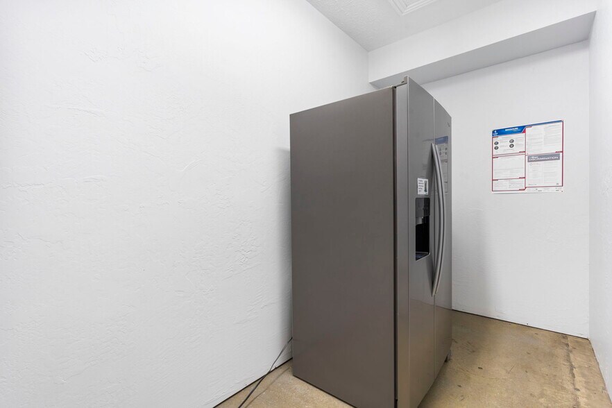 More Photos Of 4136 South Scenic, Springfield Office For Sale