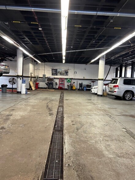 More Photos Of 4040 Northern Blvd, Long Island City Land For Lease