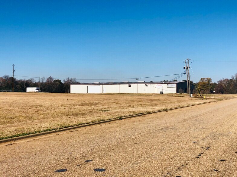 More Photos Of 936 Bowen Way, Prattville Warehouse For Lease