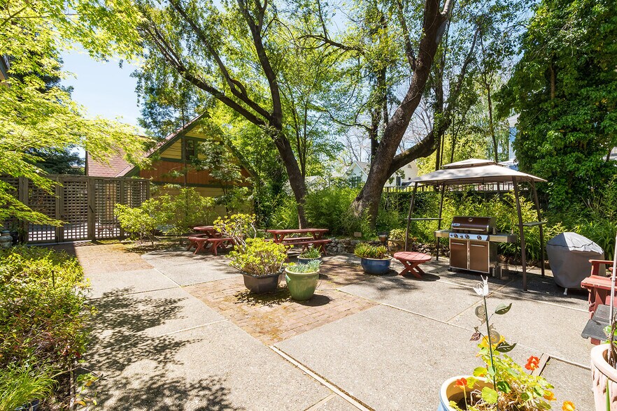 More Photos Of 333 G St, San Rafael Apartments For Sale