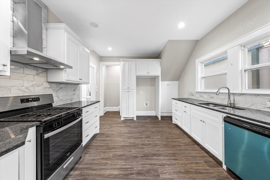 More Photos Of 1314 N 15th St, Waco General Retail For Sale