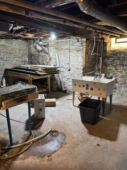 More Photos Of 168 13th Ave NE, Minneapolis Storefront Retail Office For Lease