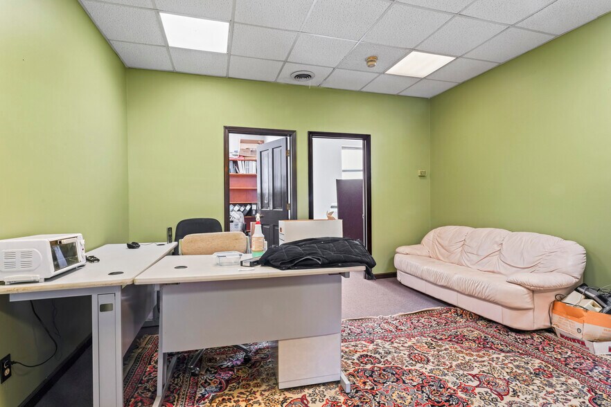 More Photos Of 132-134 S Swan St, Albany Office Residential For Sale