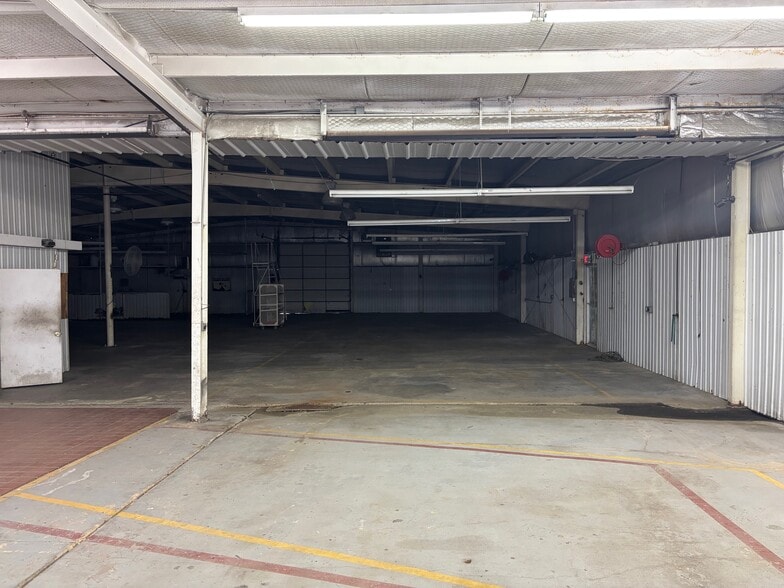 More Photos Of 2306 Texas Blvd, Texarkana Auto Repair For Sale