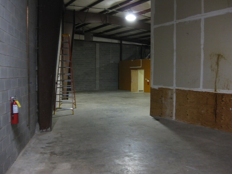 More Photos Of 552 West Atlanta St SE, Marietta Warehouse For Lease