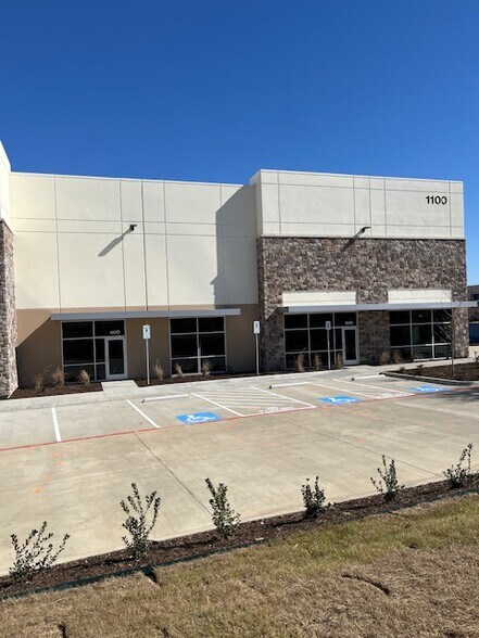 More Photos Of 1100 Lakeside Parkway, Flower Mound Industrial For Lease