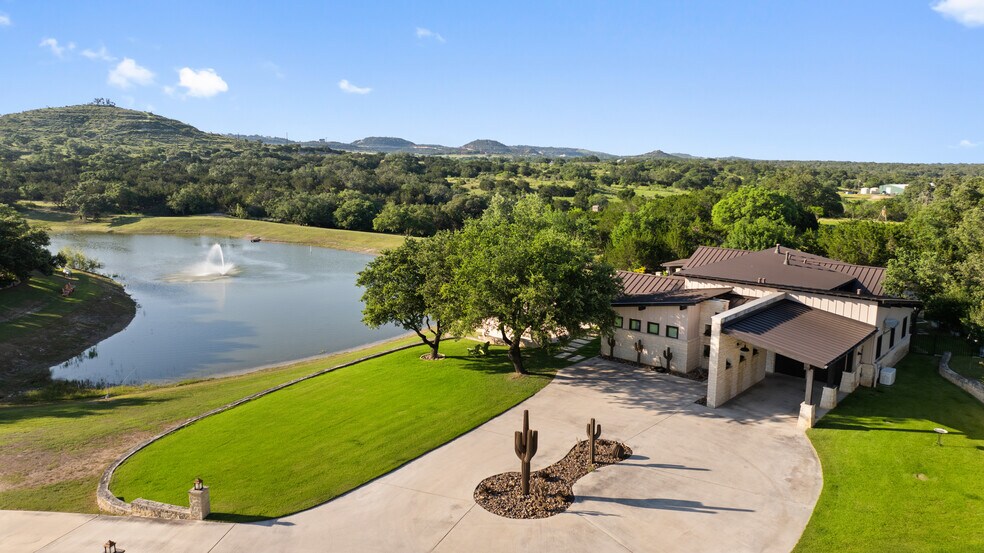 More Photos Of 101 Rolling Hills Rd, Blanco Specialty For Sale