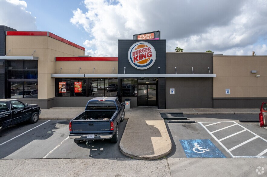 More Photos Of 1000-1094 Federal Rd, Houston Unknown For Lease