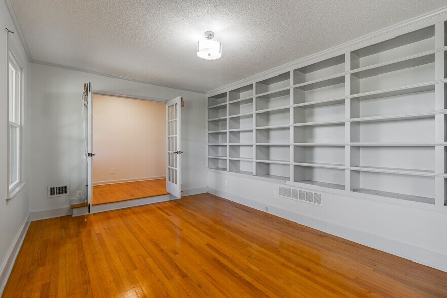 More Photos Of 161 Chapin Rd, Chapin Loft Creative Space For Sale