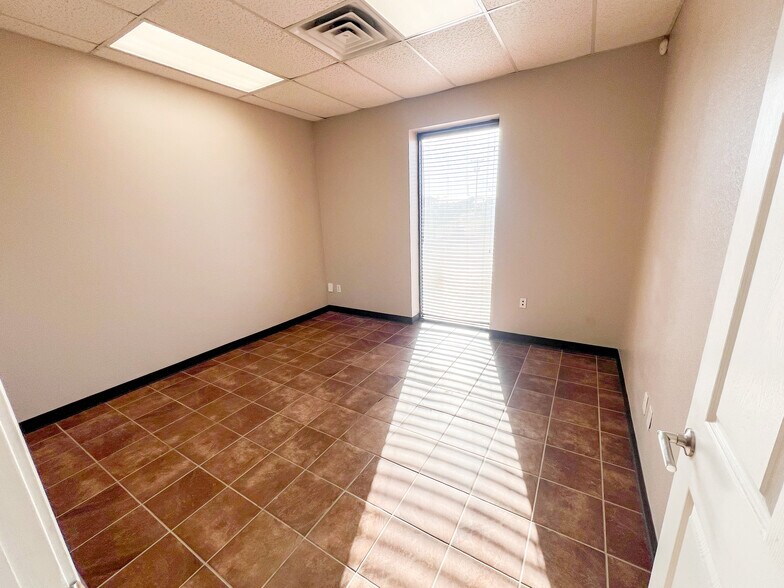 More Photos Of 12620 W County Road 133, Odessa Warehouse For Lease