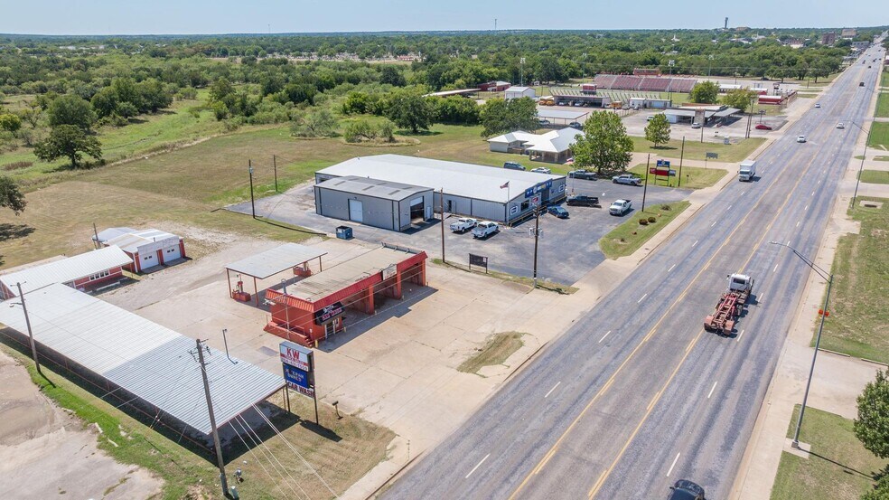 More Photos Of 929 E Main St, Eastland Carwash For Sale