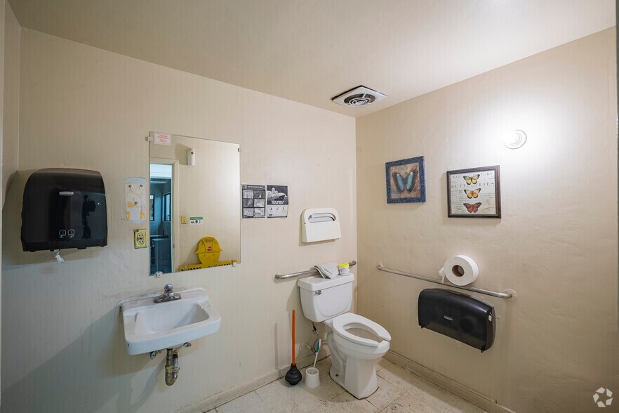 More Photos Of 4917 International Blvd, Oakland Freestanding For Sale