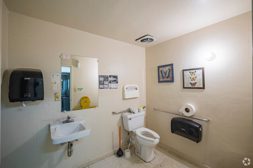 More Photos Of 4917 International Blvd, Oakland Freestanding For Sale