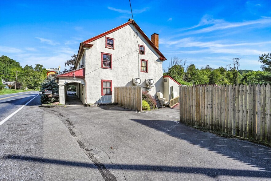 More Photos Of 3790 Morgantown Rd, Mohnton Restaurant For Sale