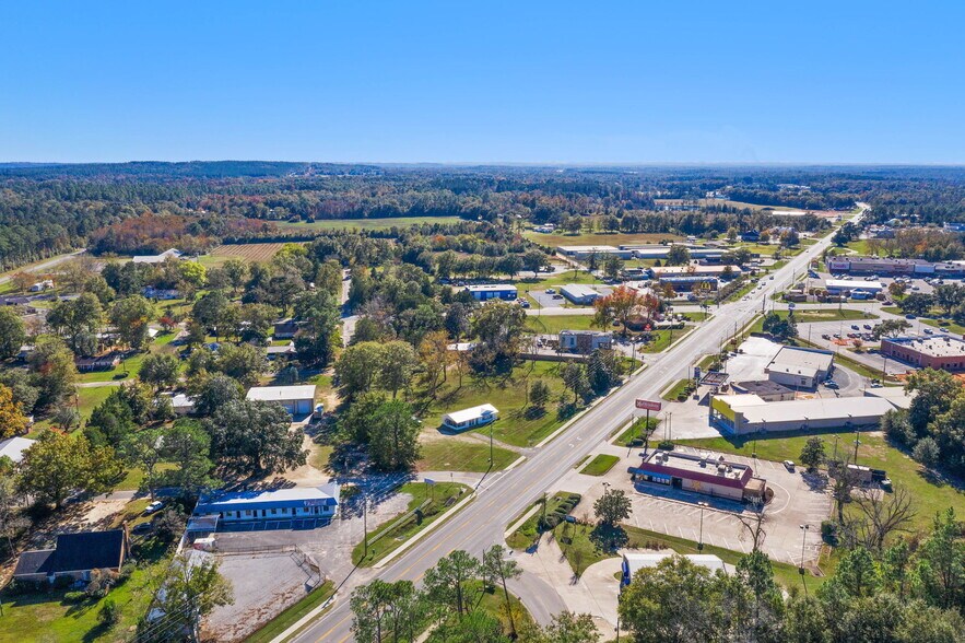 More Photos Of 1213 Main St, Chipley Office For Sale