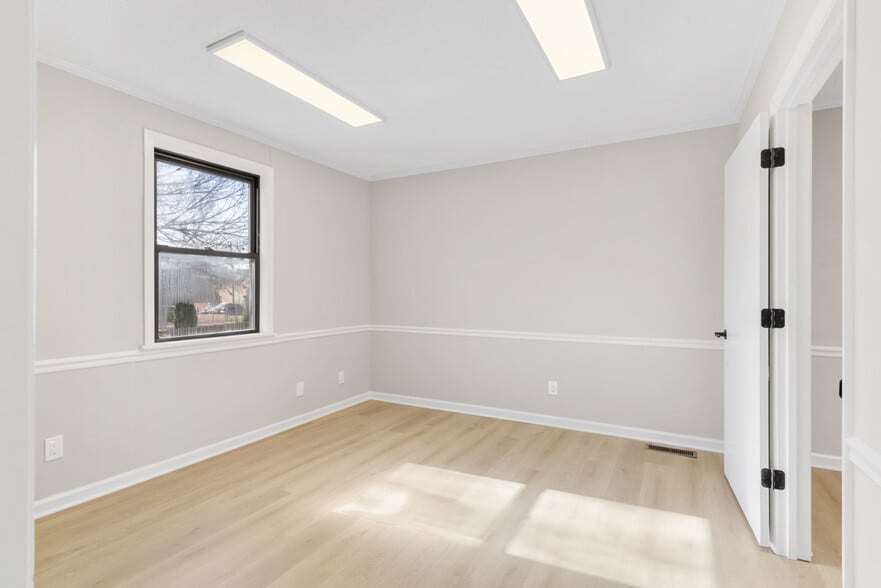 More Photos Of 130 Emmitt Ave, Madison Office For Sale