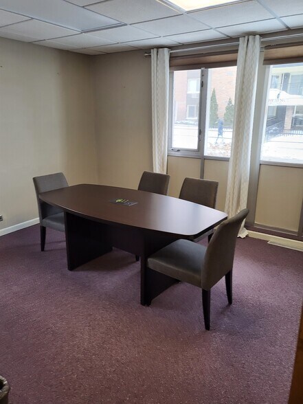 More Photos Of 302 W Campbell St, Arlington Heights Office For Sale
