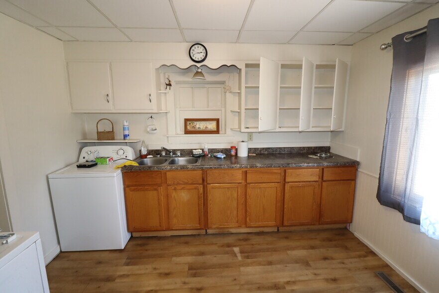 More Photos Of 22195 Highway 63, Grand View Storefront Retail Residential For Sale