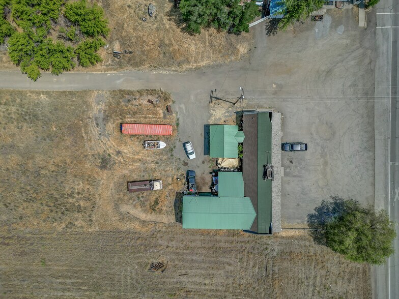 More Photos Of 180 E Webb St, Montague Warehouse For Sale