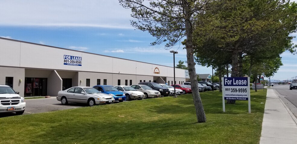 More Photos Of 1151 S Redwood Rd, Salt Lake City Showroom For Lease