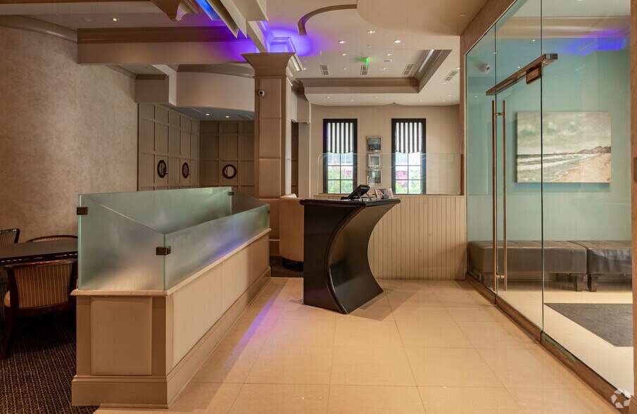 More Photos Of 18 N 6th St, Allentown General Retail For Sale