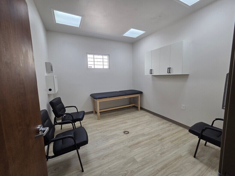 More Photos Of 1300 Wyoming Blvd NE, Albuquerque Office For Sale