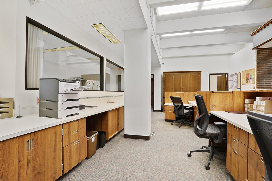 More Photos Of 427 Manitowoc St, Reedsville Office For Sale