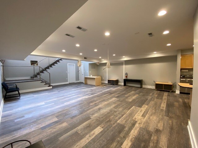 More Photos Of 687-689 N Milwaukee Ave, Chicago Apartments For Lease