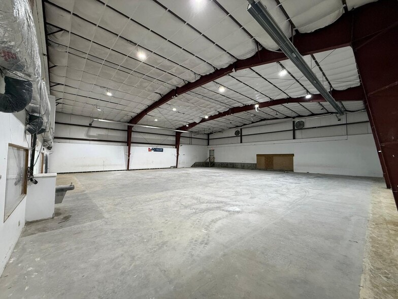 More Photos Of 2430 NY-32, New Windsor Warehouse For Lease