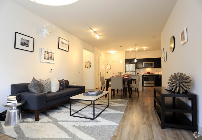 More Photos Of 515 West Ave, Norwalk Unknown For Lease