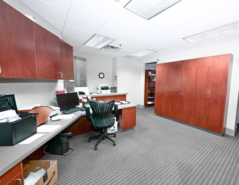 More Photos Of 7055 N Chestnut Ave, Fresno Medical For Sale