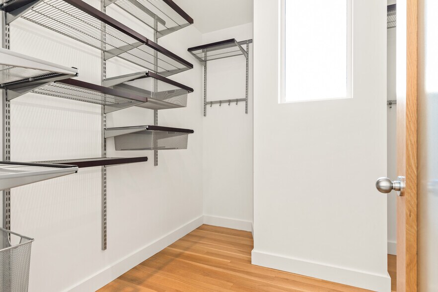 More Photos Of 1015 Abbot Kinney Blvd, Venice Office Residential For Sale