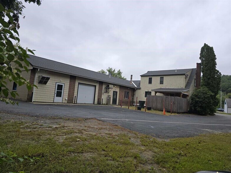 More Photos Of 314 Washington St, Claremont Restaurant For Sale